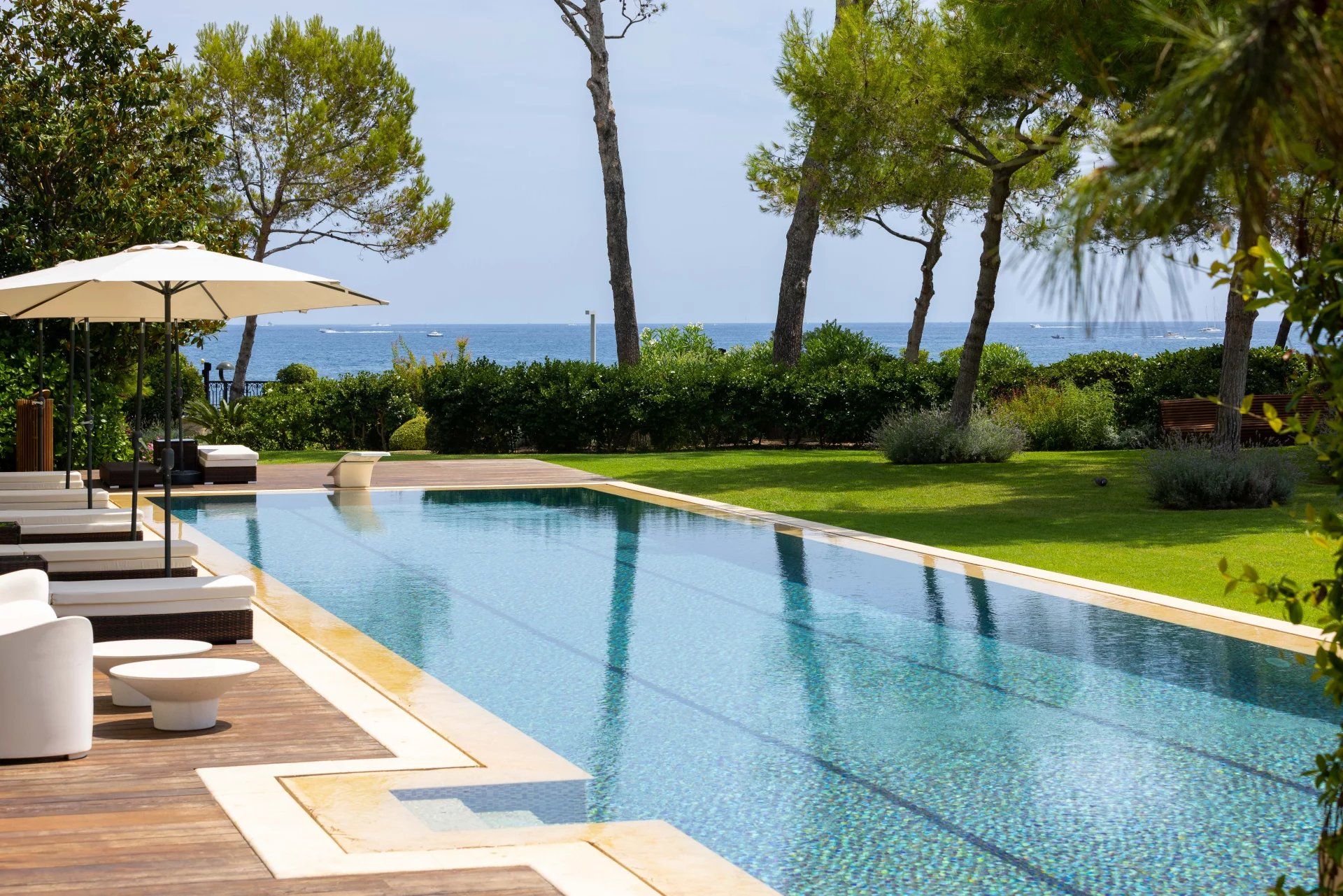 Rental Villa Saint-Jean-Cap-Ferrat 9&nbsp;Rooms 1150&nbsp;m²
