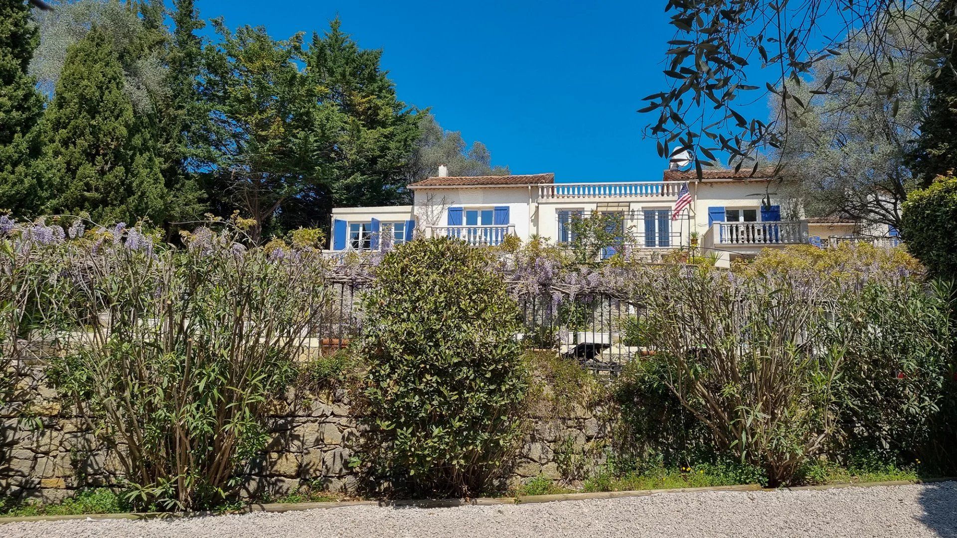 villa 11 Rooms for sale on Le Cannet (06110)