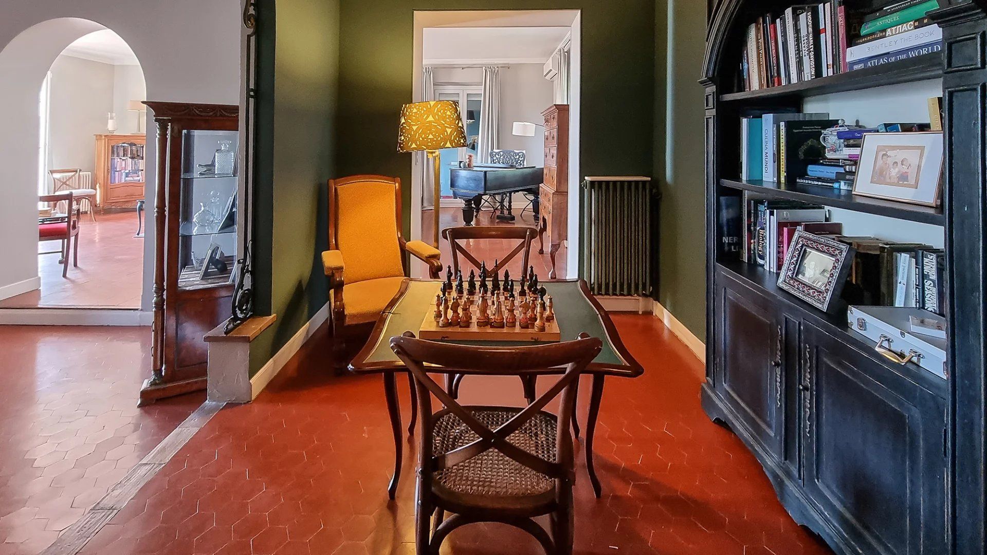 villa 11 Rooms for sale on Le Cannet (06110)