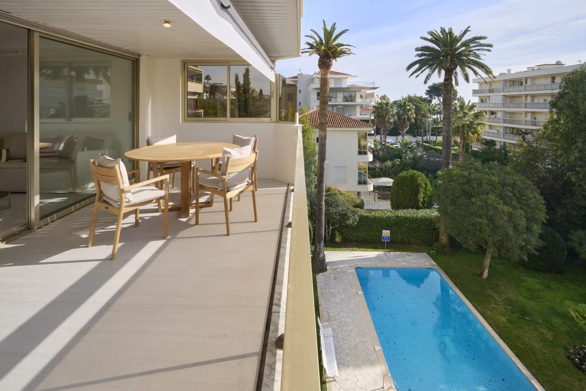apartment 3 Rooms for sale on Cannes (06400)