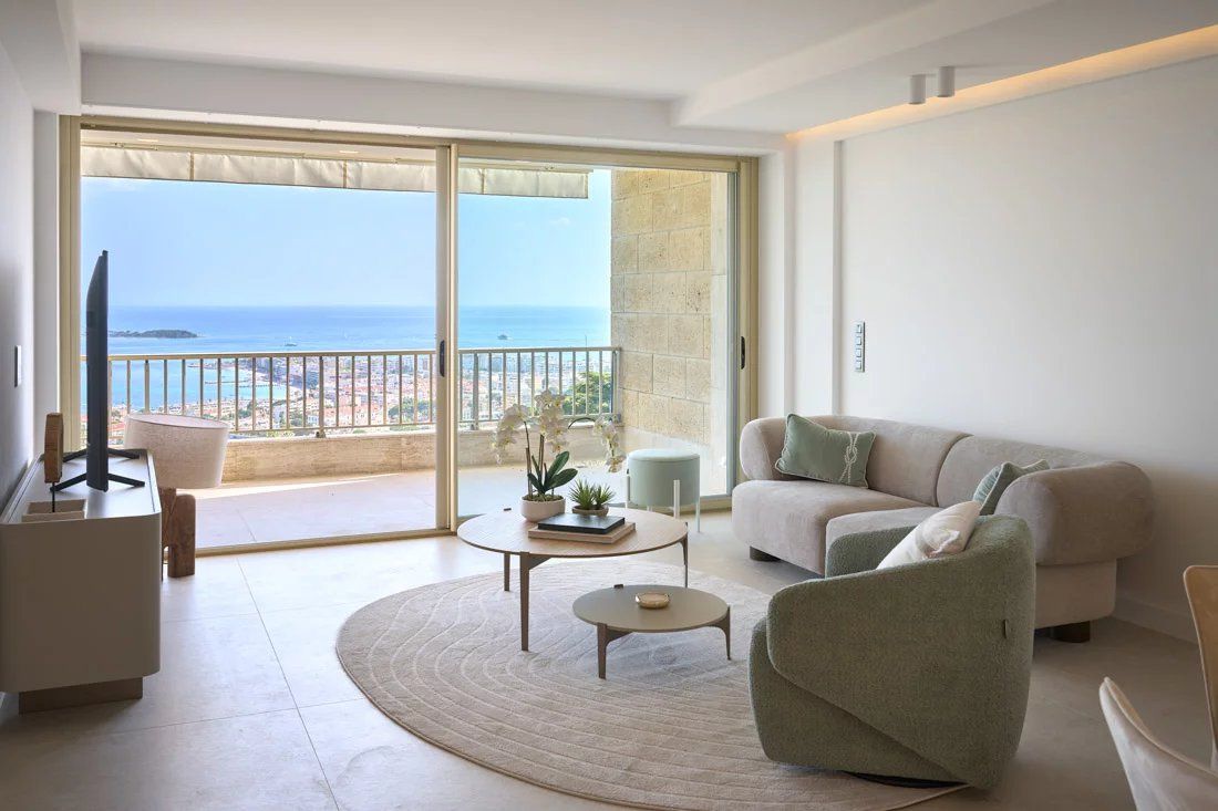 apartment 4 Rooms for sale on Cannes (06400)