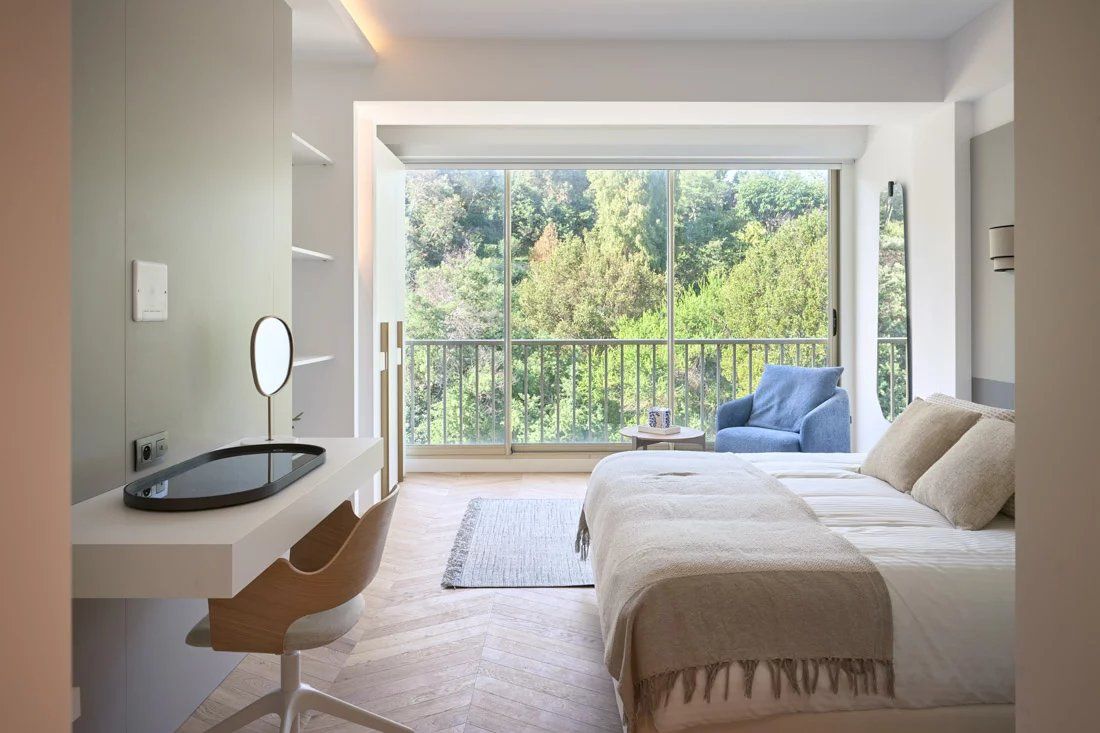 apartment 4 Rooms for sale on Cannes (06400)