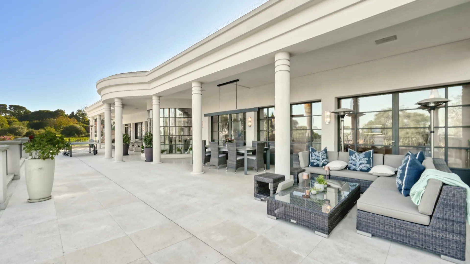 villa 10 Pièces en location saisonnière sur Antibes (06160)