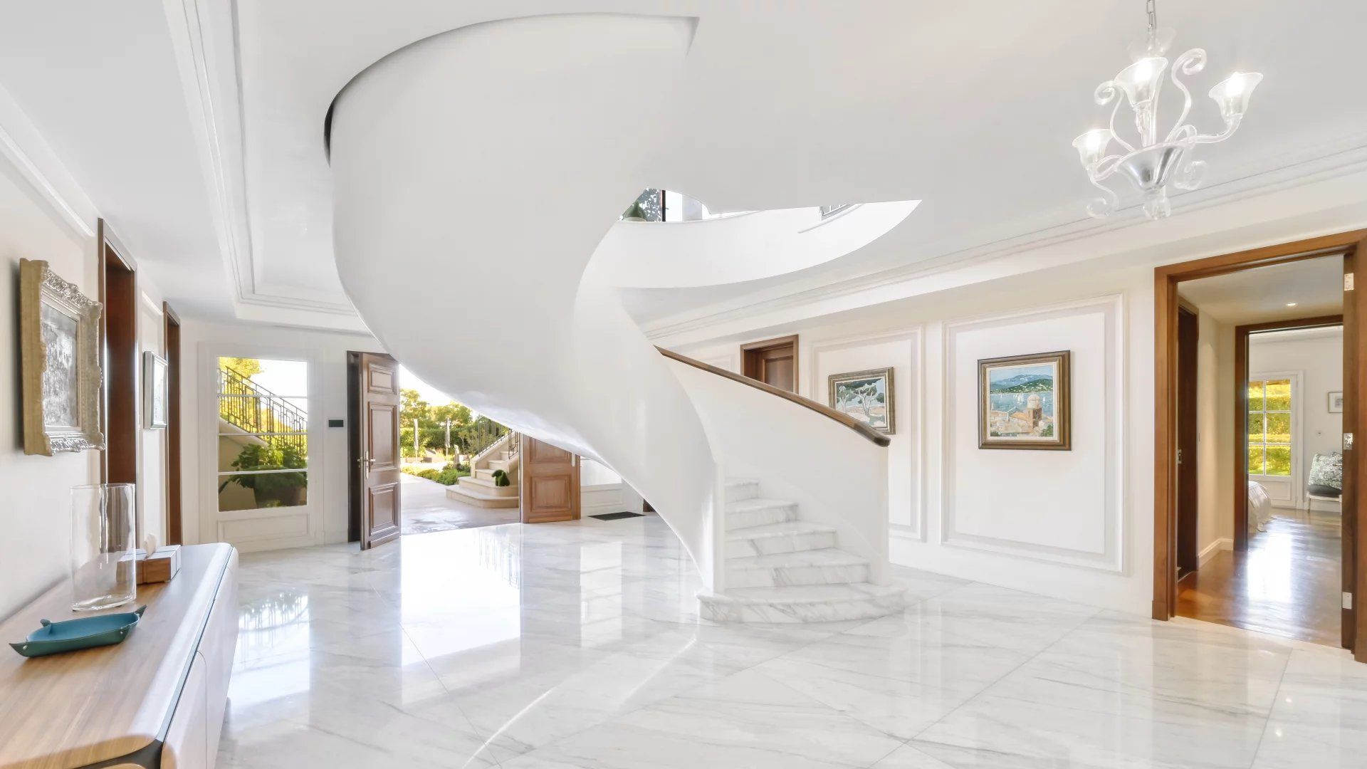 villa 10 Pièces en location saisonnière sur Antibes (06160)