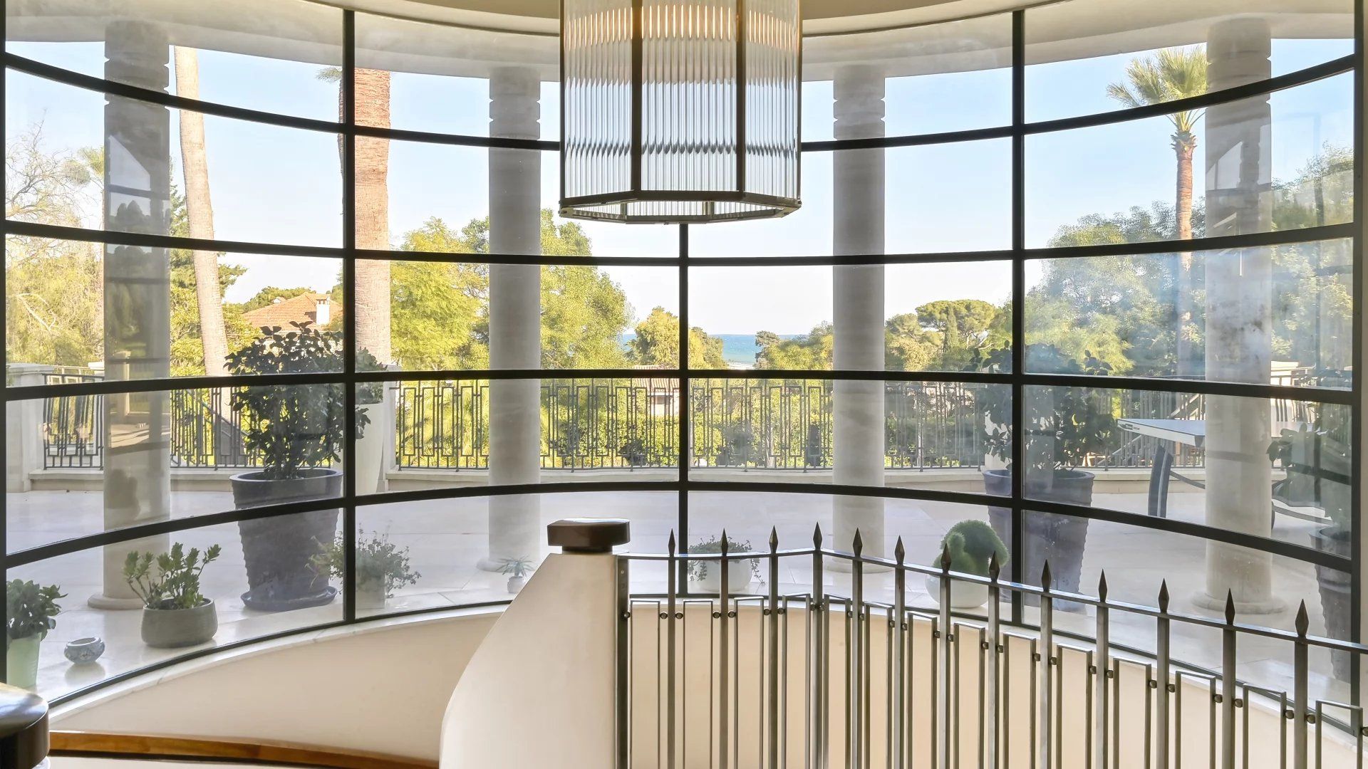 villa 10 Pièces en location saisonnière sur Antibes (06160)