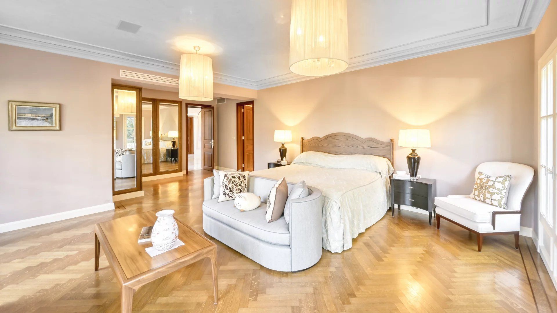 villa 10 Pièces en location saisonnière sur Antibes (06160)