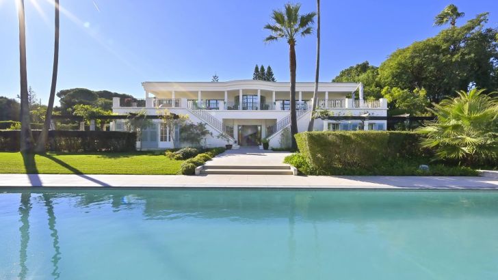Location saisonnière Villa Antibes 10&nbsp;Pièces 1000&nbsp;m²