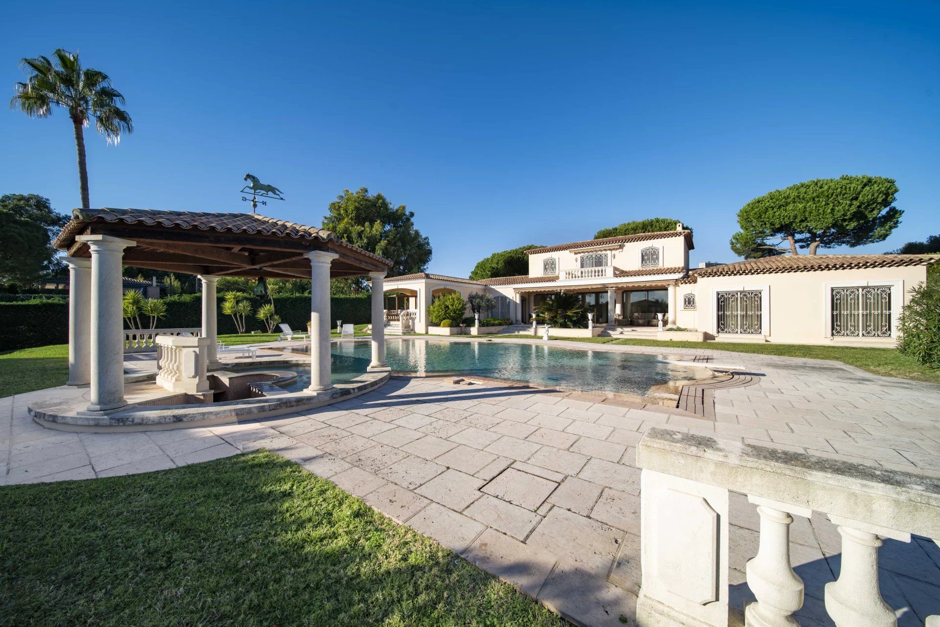 villa en vente sur Antibes (06160) Vente Villa Antibes 350 m²