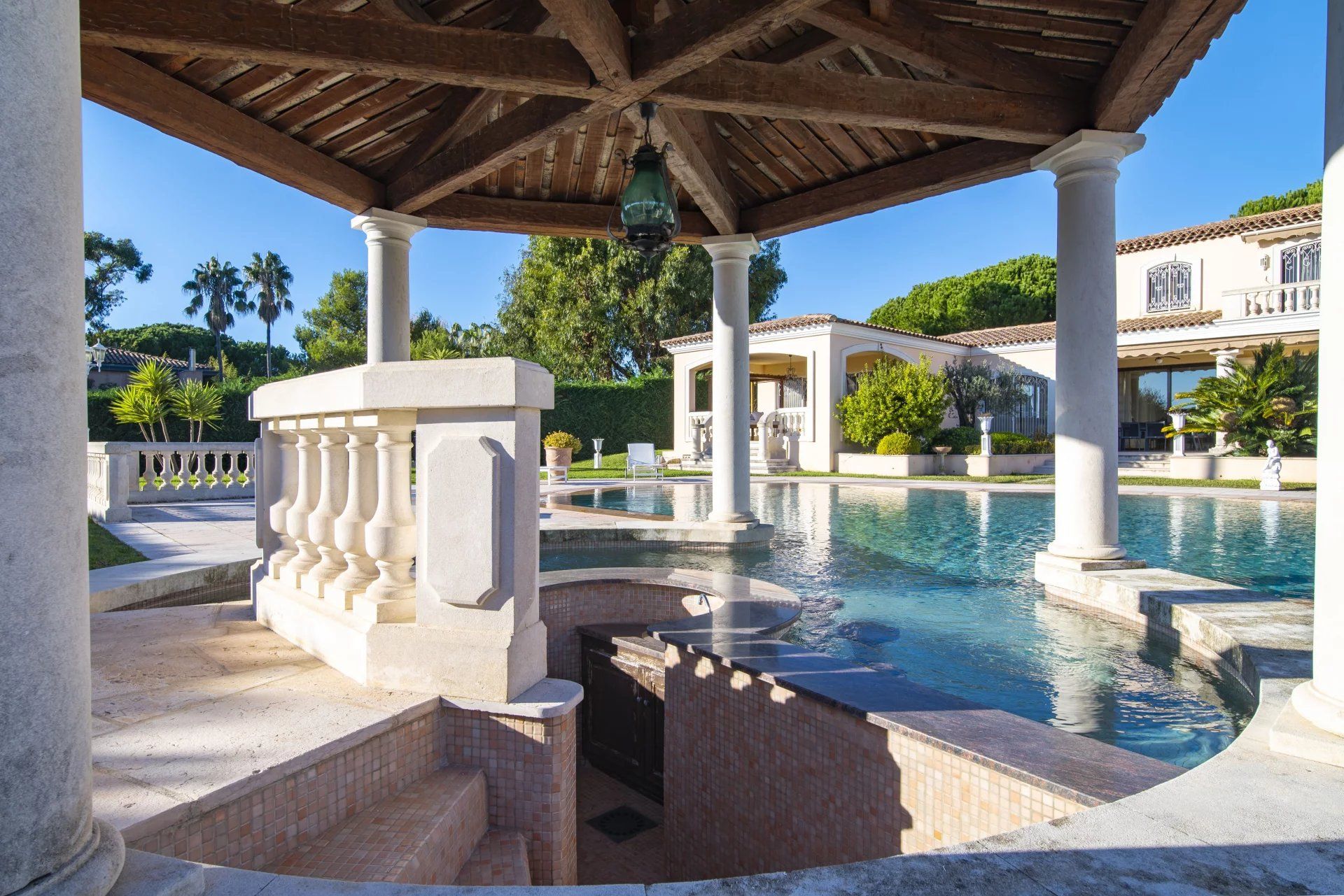 villa en vente sur Antibes (06160) Vente Villa Antibes 350 m²