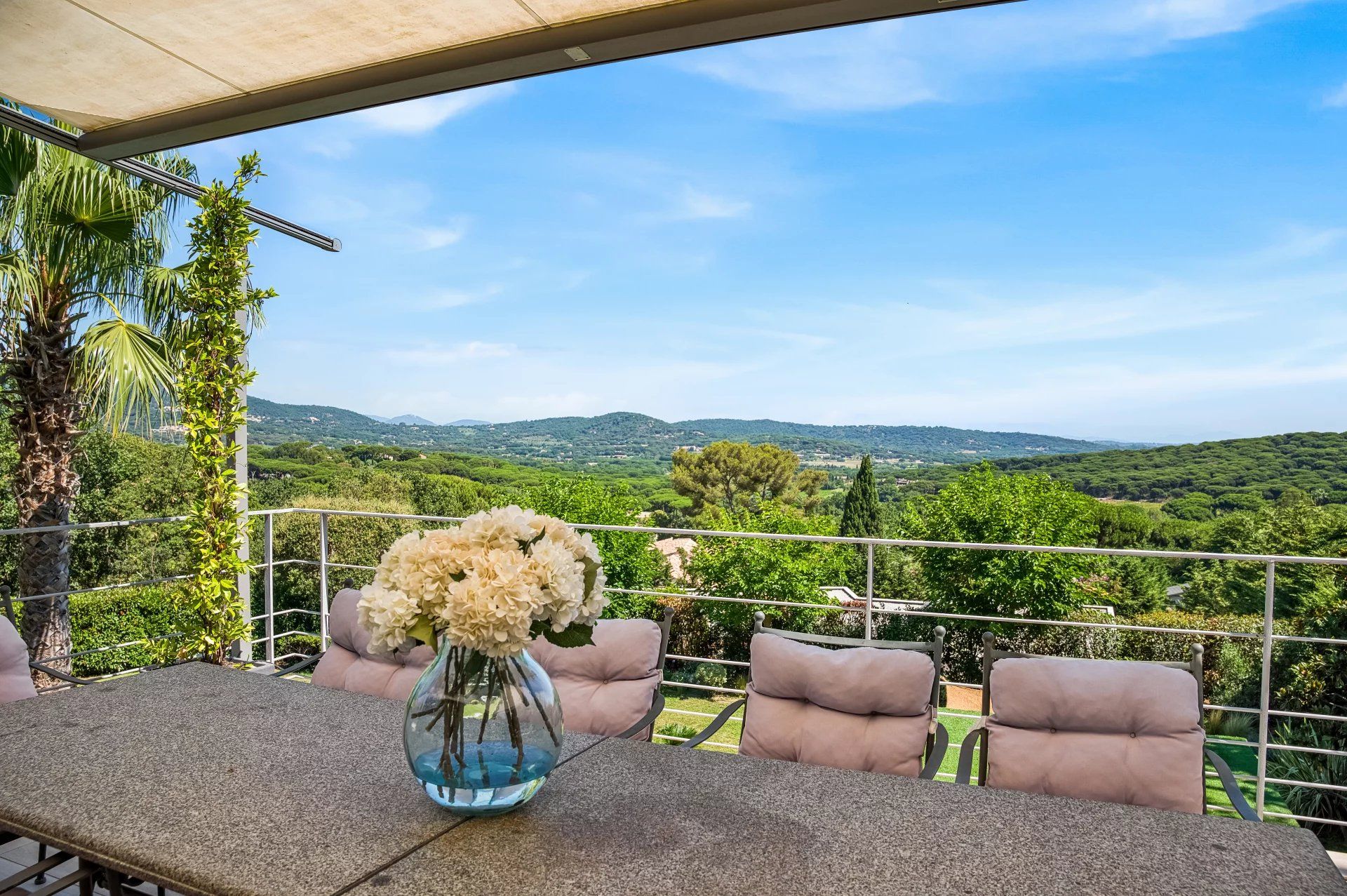 villa 6 Rooms for sale on Ramatuelle (83350)