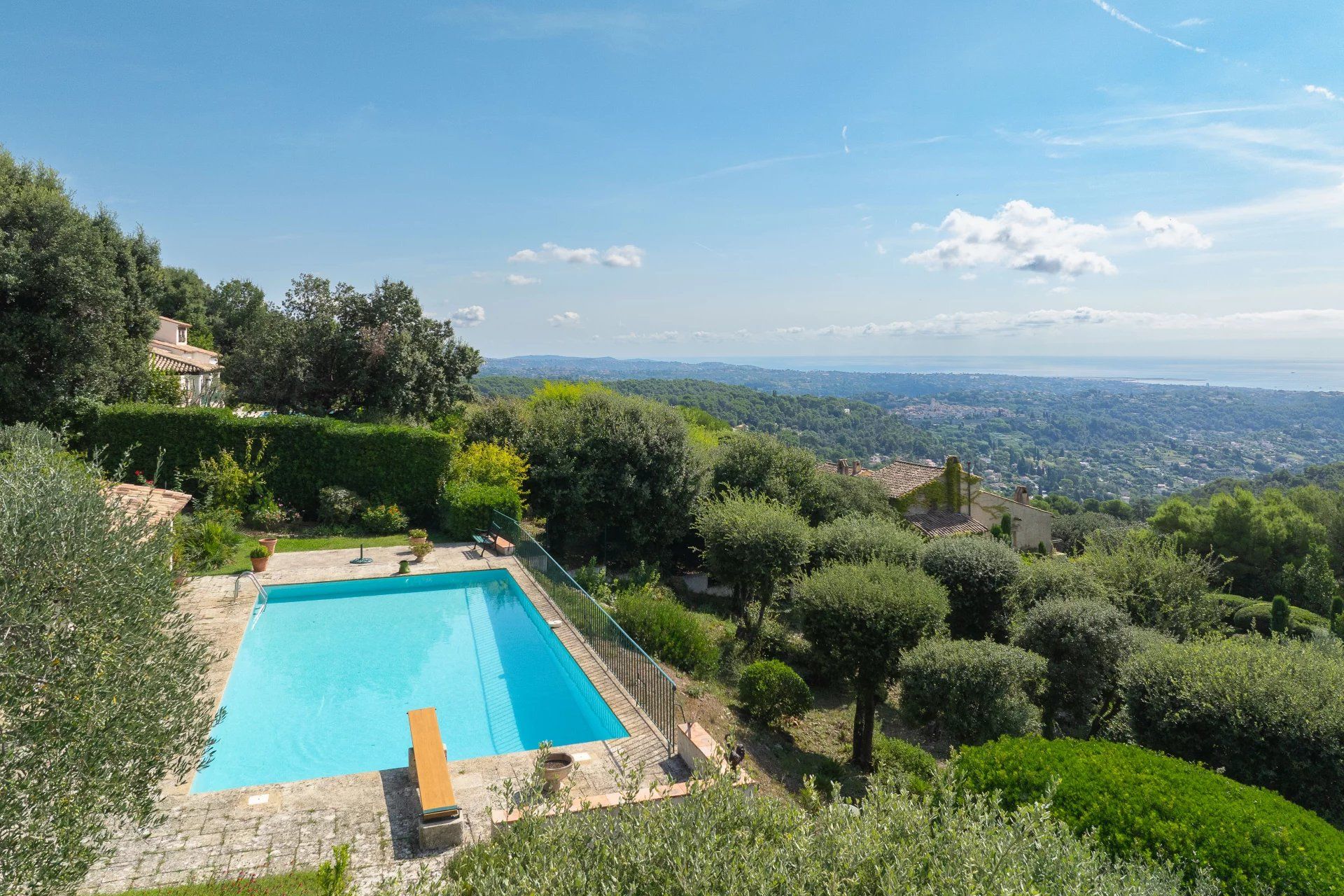 villa 6 Rooms for sale on Saint-Paul-de-Vence (06570) Sale Villa Saint-Paul-de-Vence 6 Rooms 252.57 m²