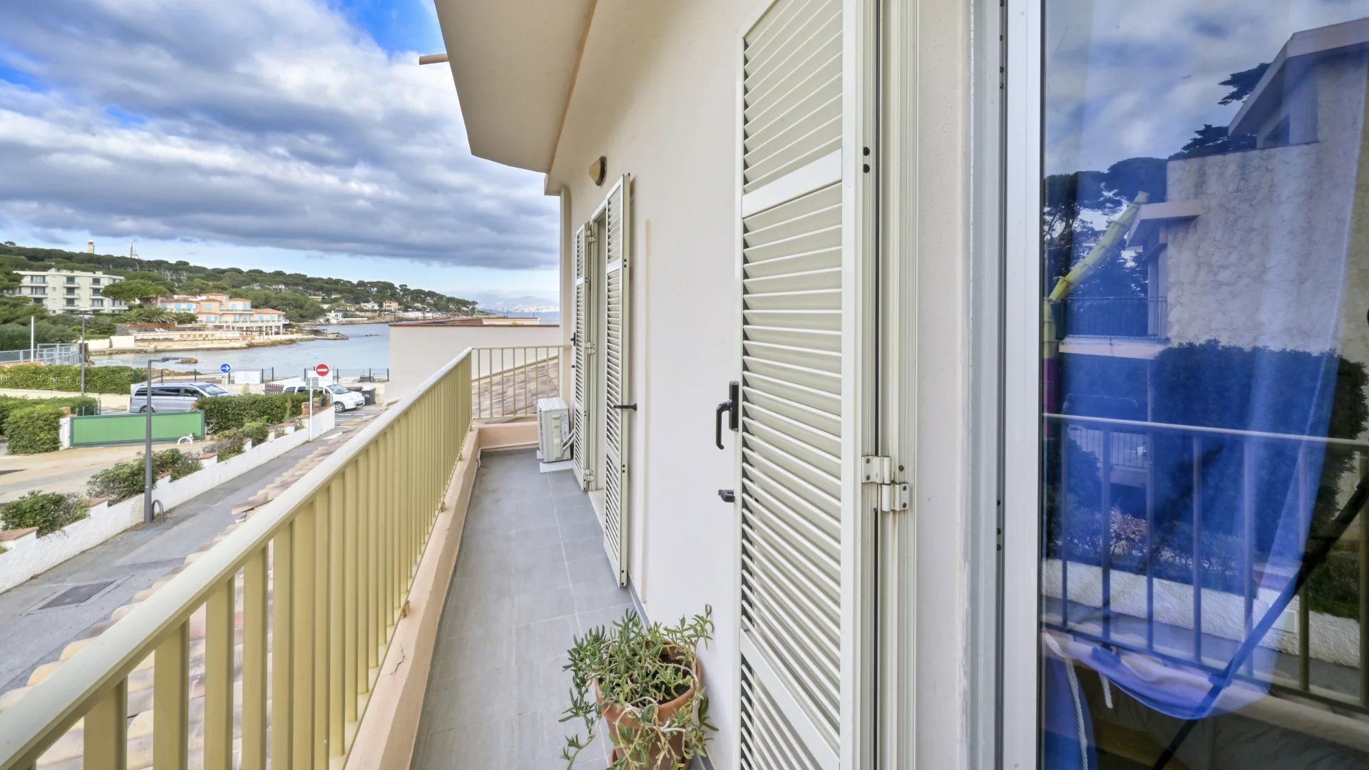 apartment 3 Rooms for seasonal rent on Antibes (06160)