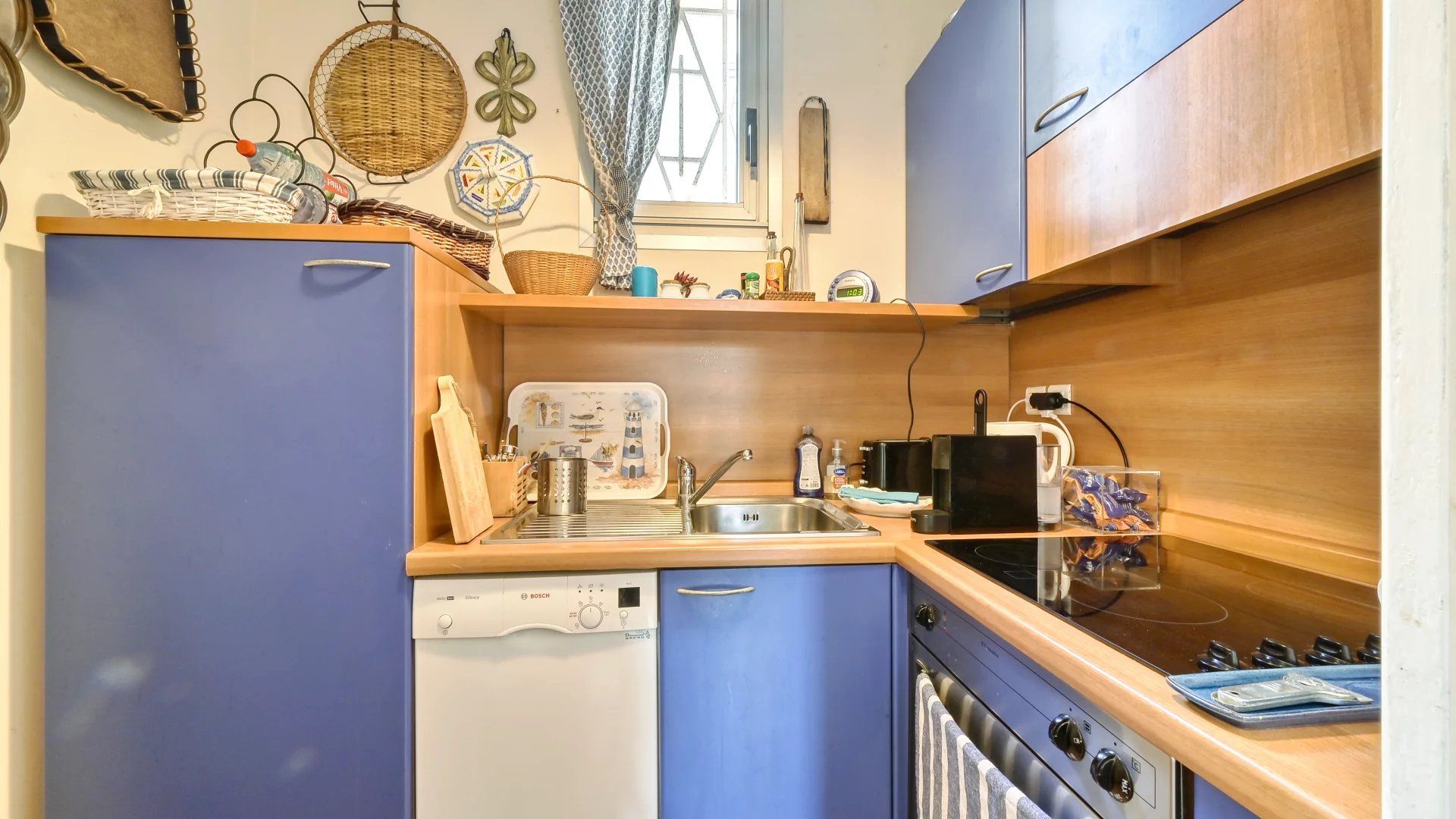 apartment 3 Rooms for seasonal rent on Antibes (06160)