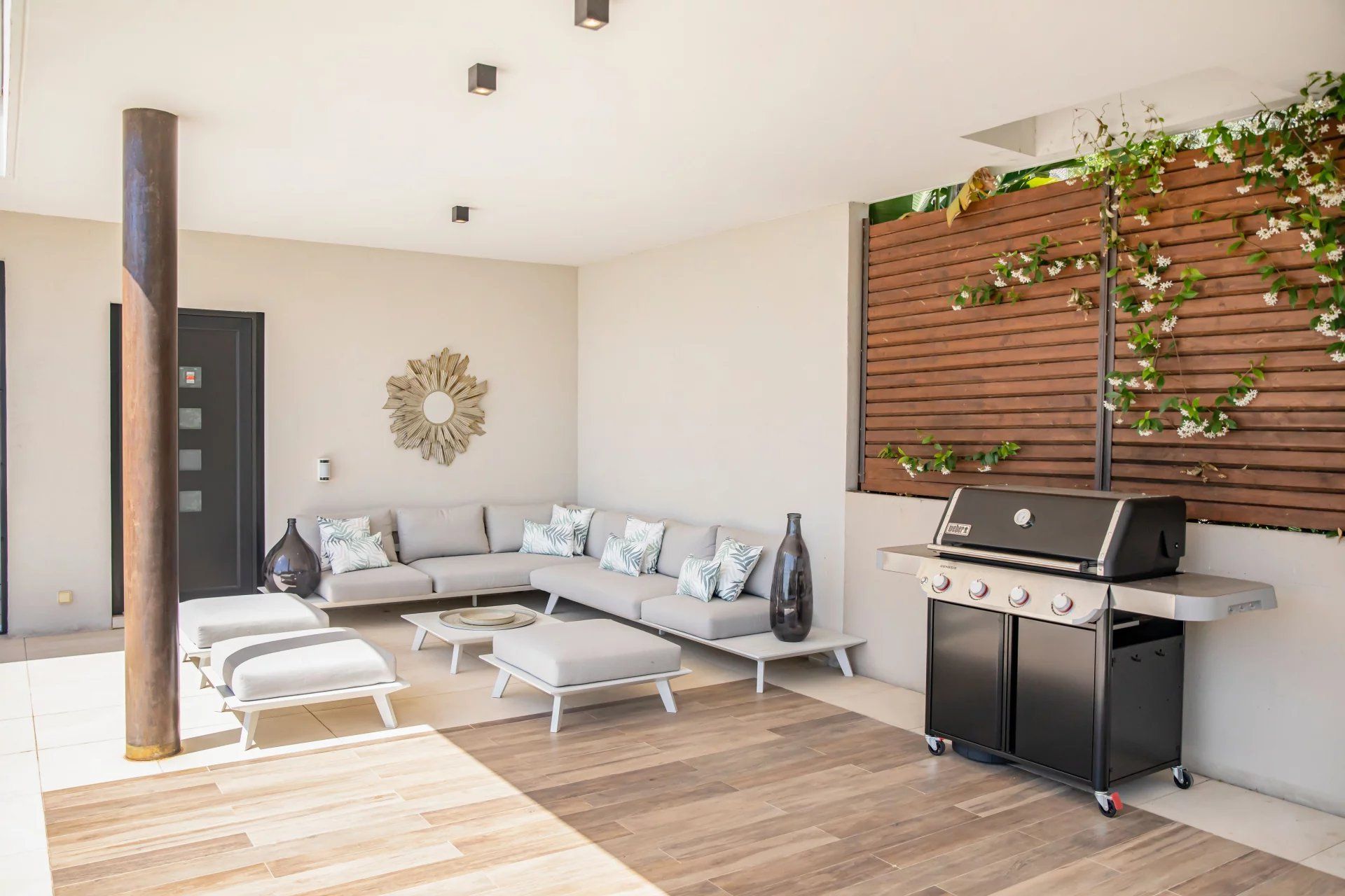 house 6 Rooms for seasonal rent on Le Cannet (06110)