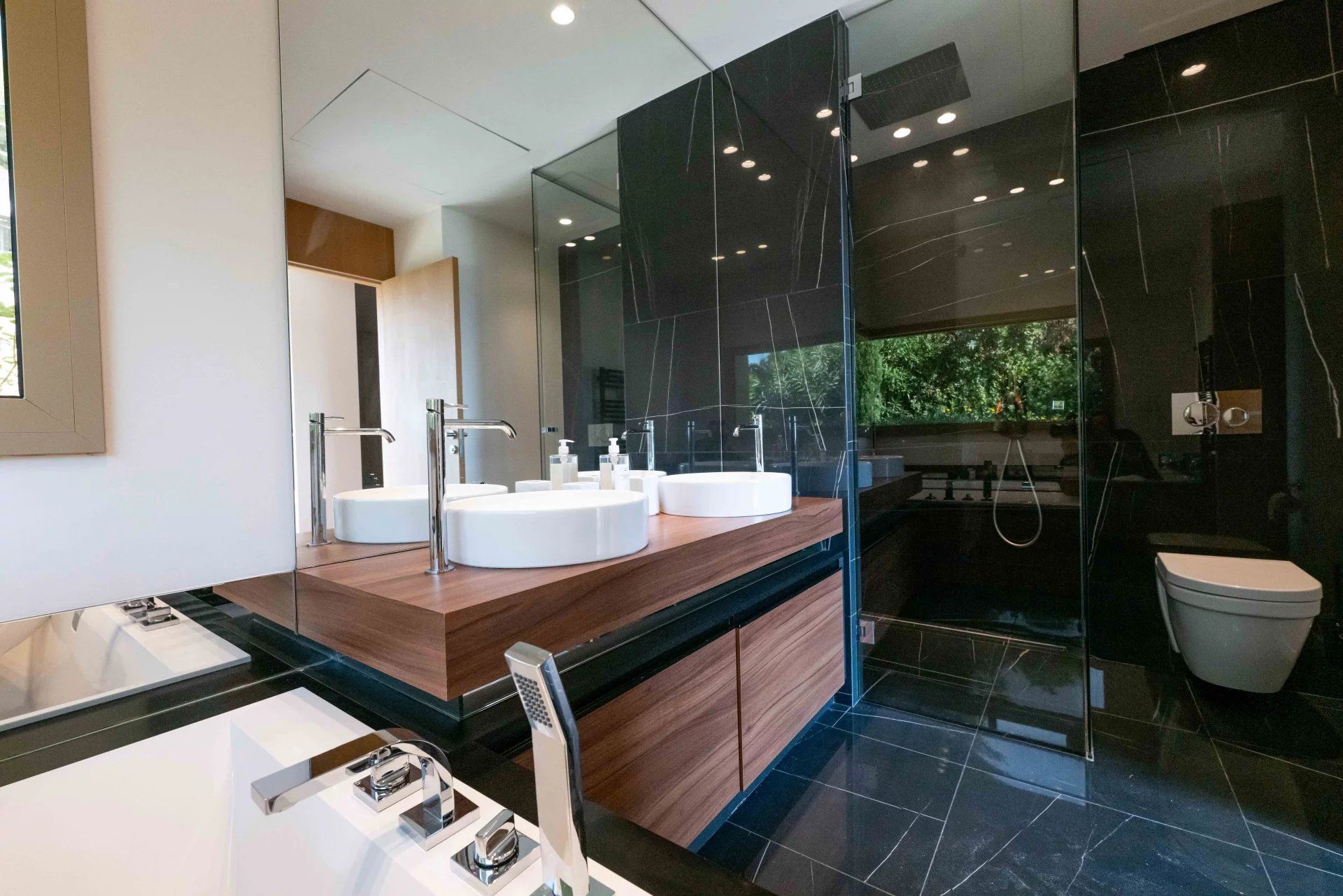 villa for seasonal rent on Antibes (06160)