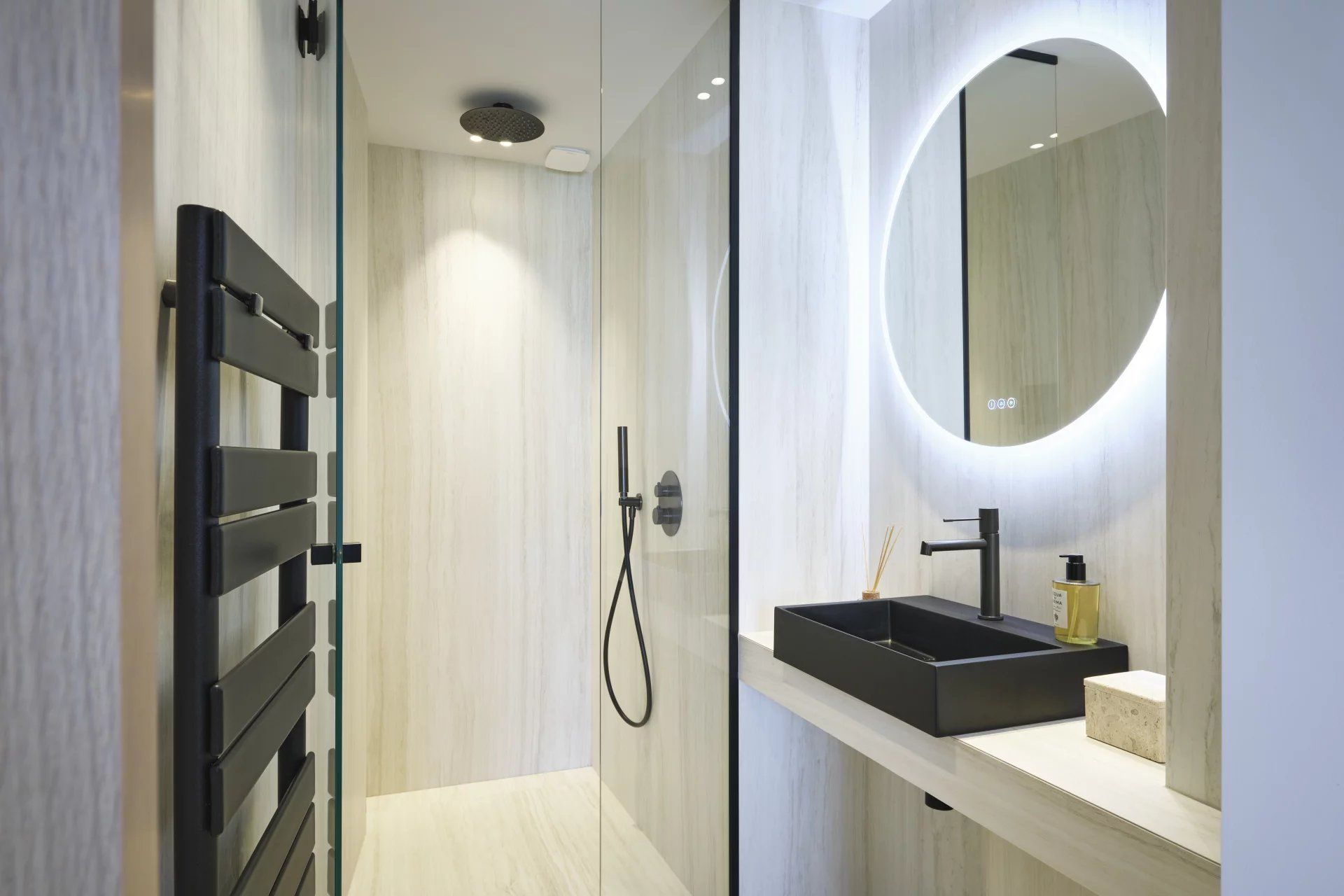 apartment 3 Rooms for sale on Cannes (06400)