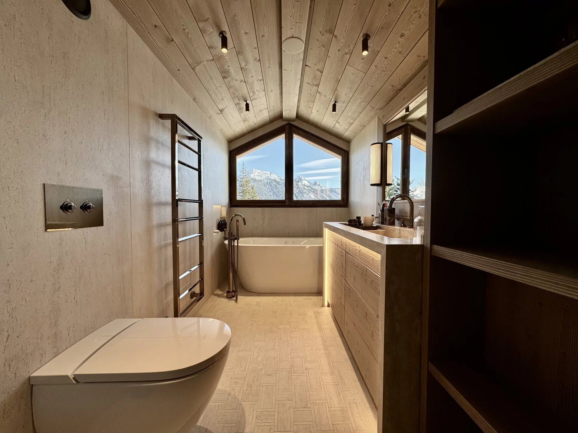 chalet 15 Rooms for seasonal rent on Courchevel (73120)