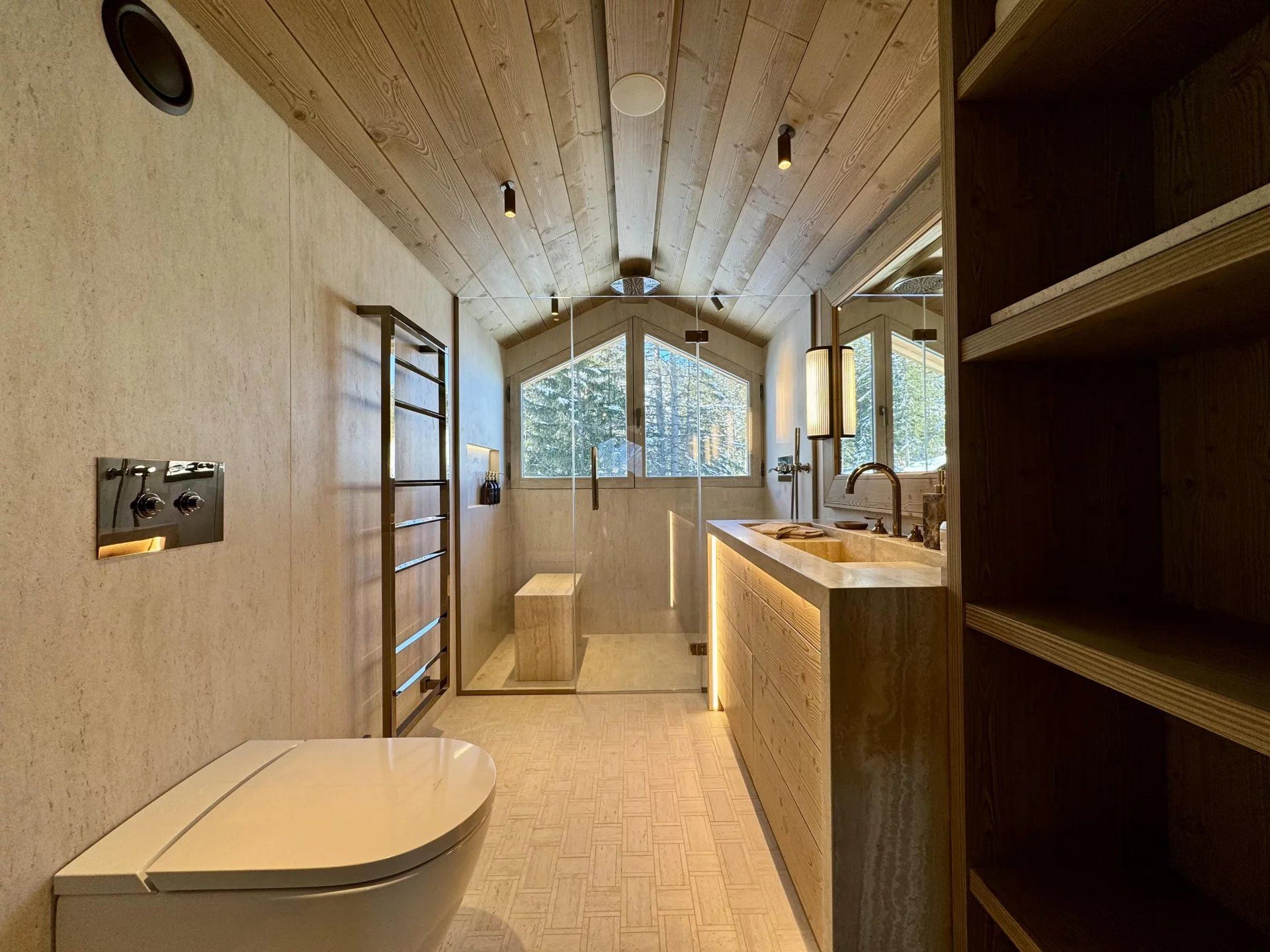 chalet 15 Rooms for seasonal rent on Courchevel (73120)