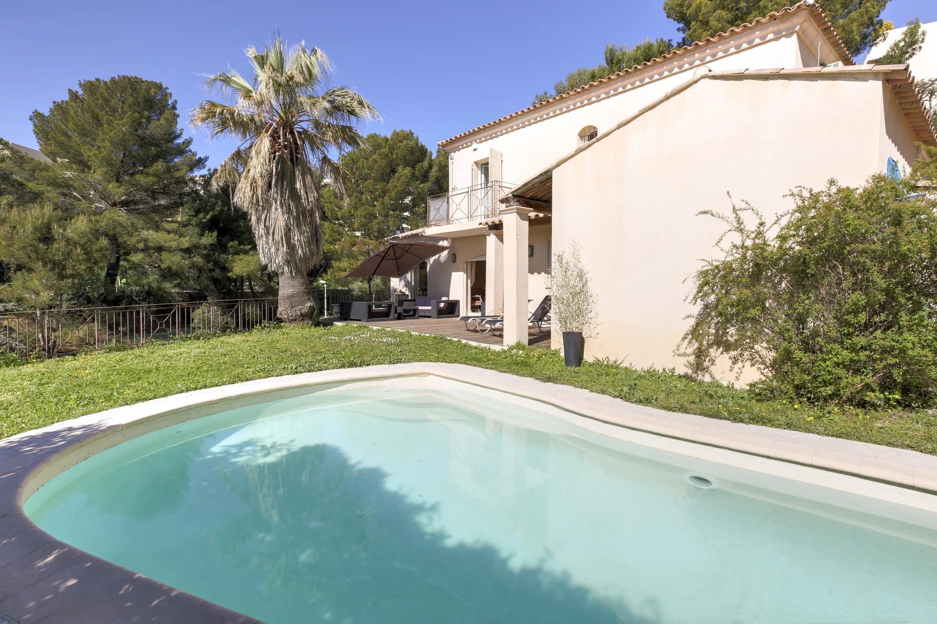 Vente Villa Nice 6 Pièces 200 m²