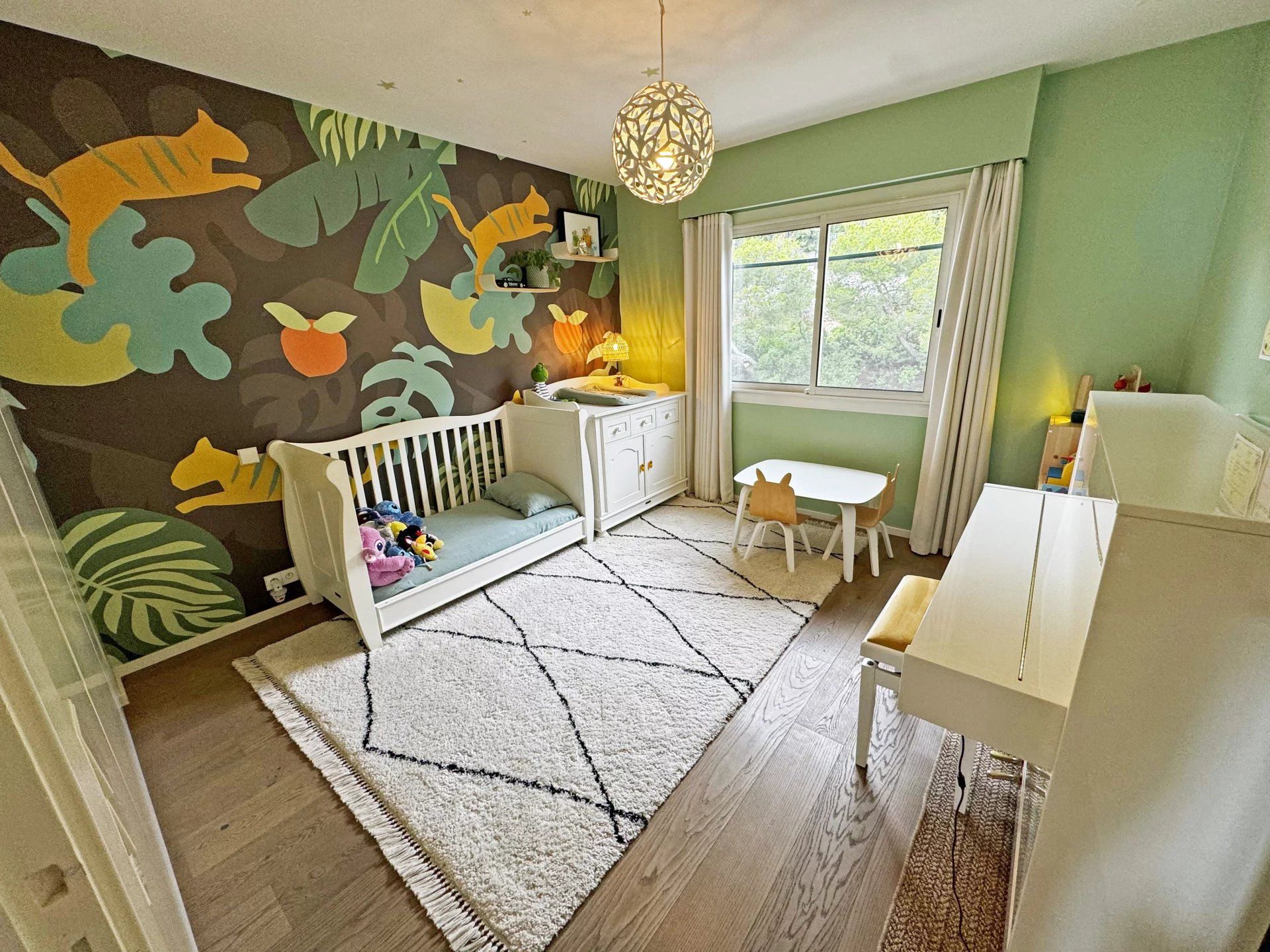 apartment 4 Rooms for sale on Cap-d'Ail (06320)