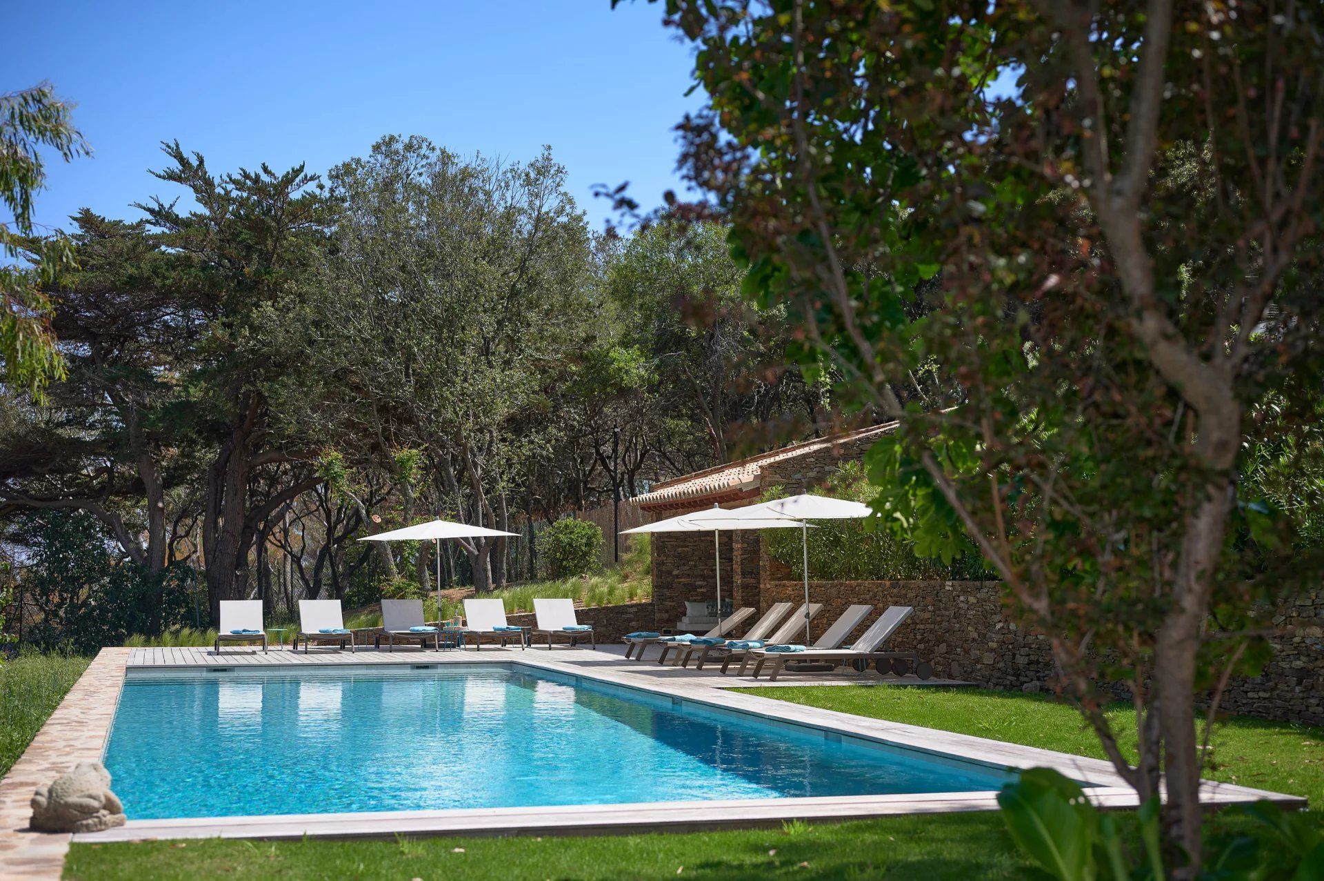 villa 11 Pièces en location saisonnière sur Saint-Tropez (83990)