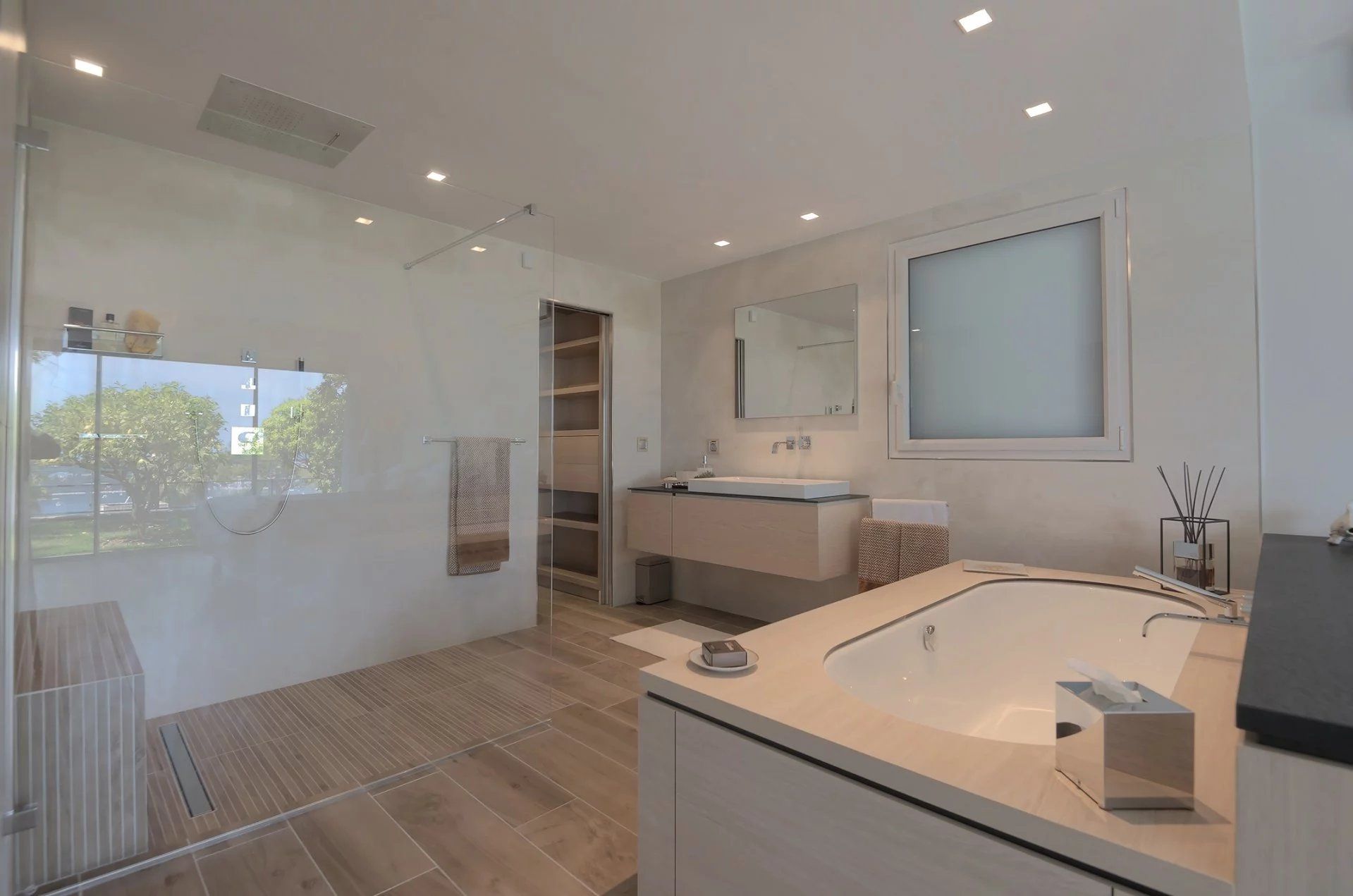 villa 5 Rooms for sale on Nice (06300) Sale Villa Nice 5 Rooms 230 m²