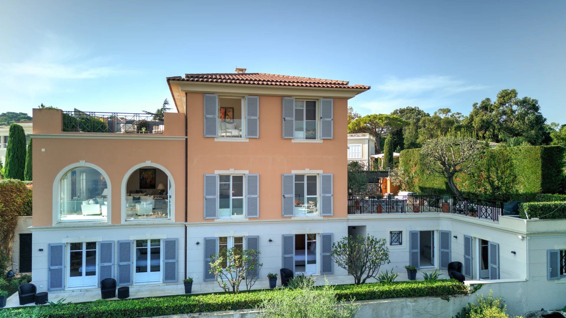 Location saisonnière Villa Saint-Jean-Cap-Ferrat 8 Pièces 650 m²