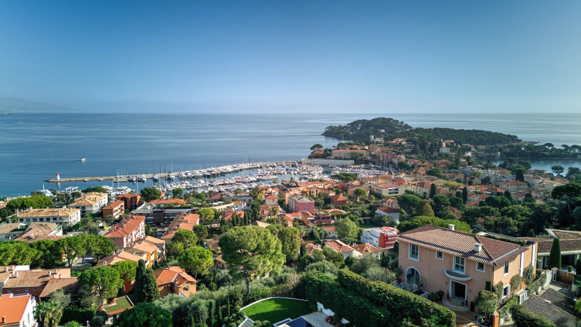villa 8 Rooms for seasonal rent on Saint-Jean-Cap-Ferrat (06230)