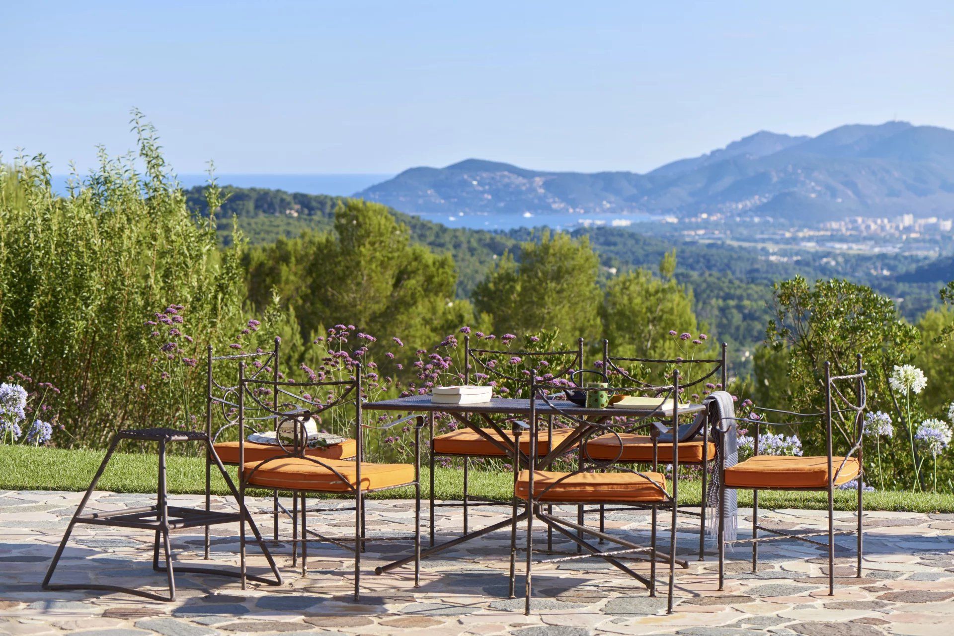 maison 7 Pièces en location saisonnière sur Mouans-Sartoux (06370)