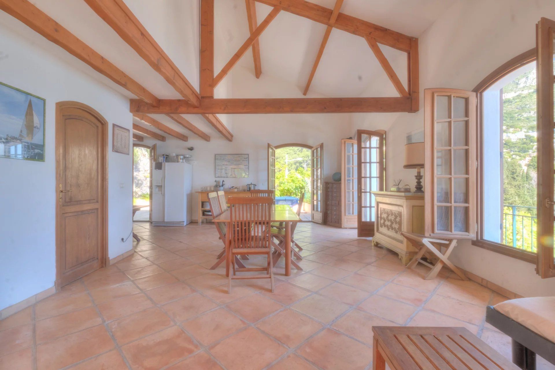 villa 4 Rooms for sale on Èze (06360)