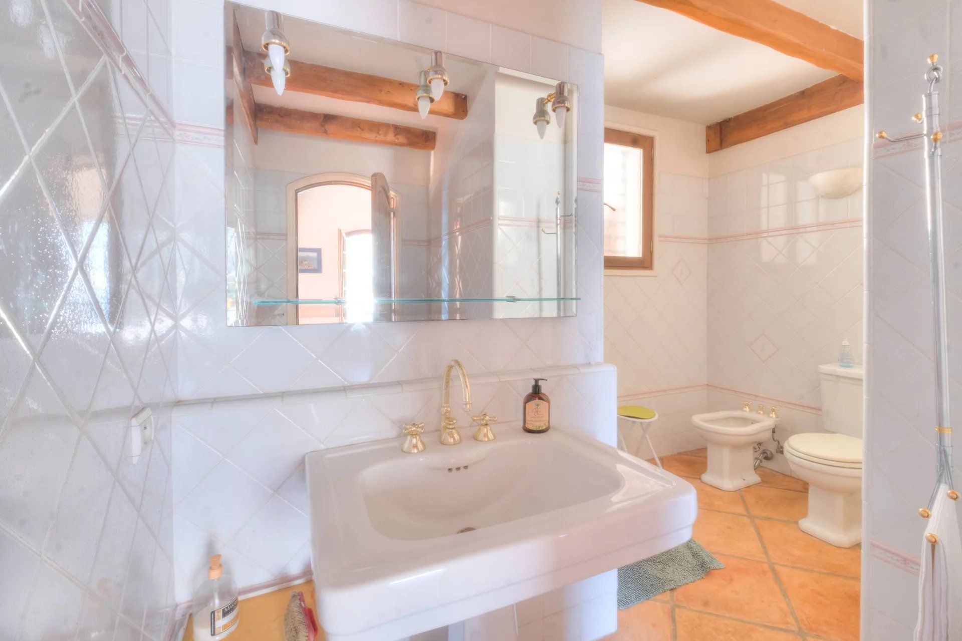 villa 4 Rooms for sale on Èze (06360)