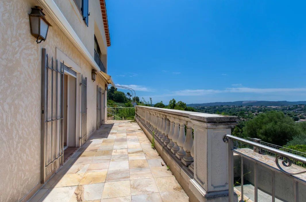 villa 7 Rooms for sale on Saint-Paul-de-Vence (06570) Sale Villa Saint-Paul-de-Vence 7 Rooms 181 m²