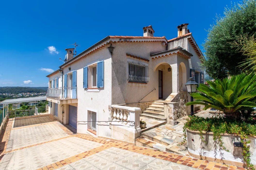 villa 7 Rooms for sale on Saint-Paul-de-Vence (06570) Sale Villa Saint-Paul-de-Vence 7 Rooms 181 m²