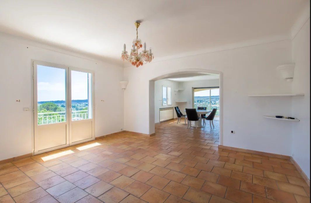 villa 7 Rooms for sale on Saint-Paul-de-Vence (06570)