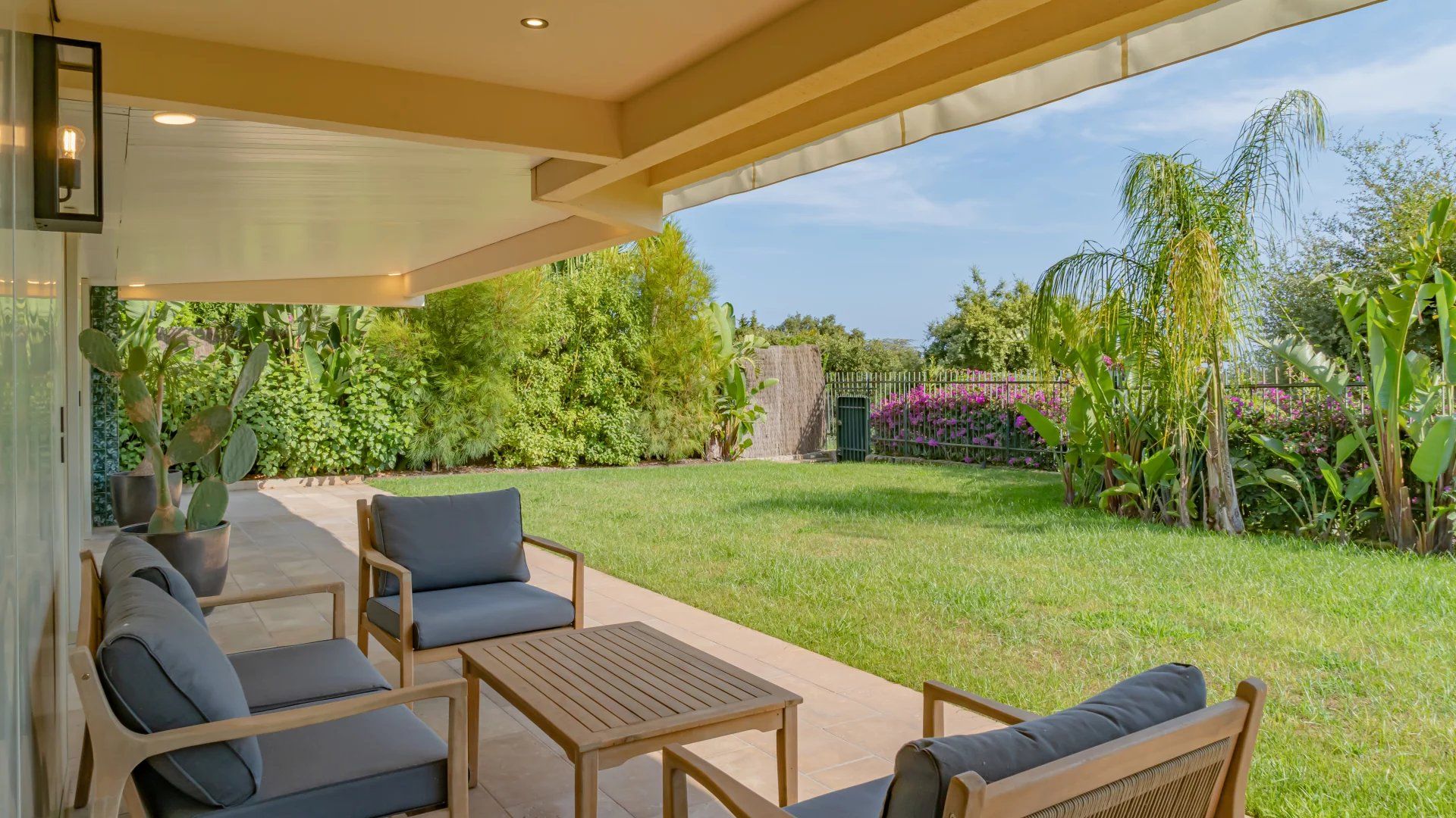 house 7 Rooms for sale on Cannes (06400)