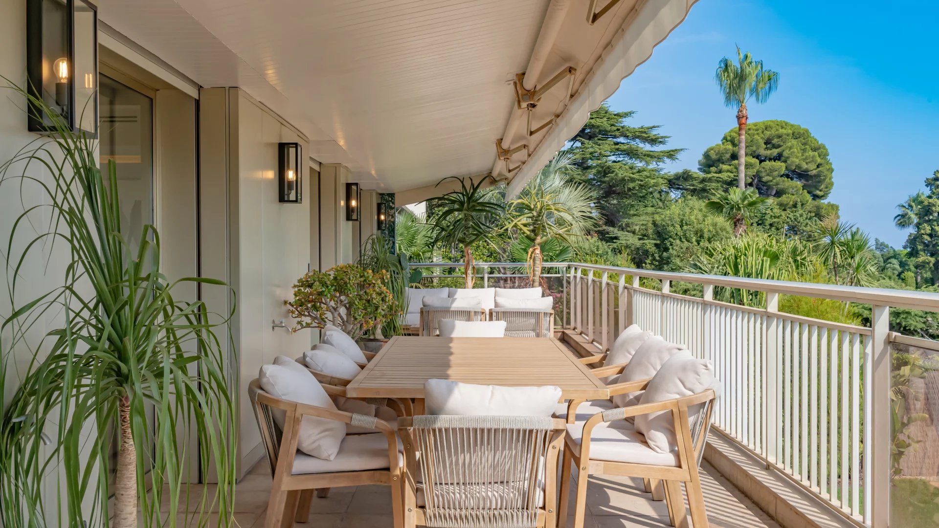 house 7 Rooms for sale on Cannes (06400)