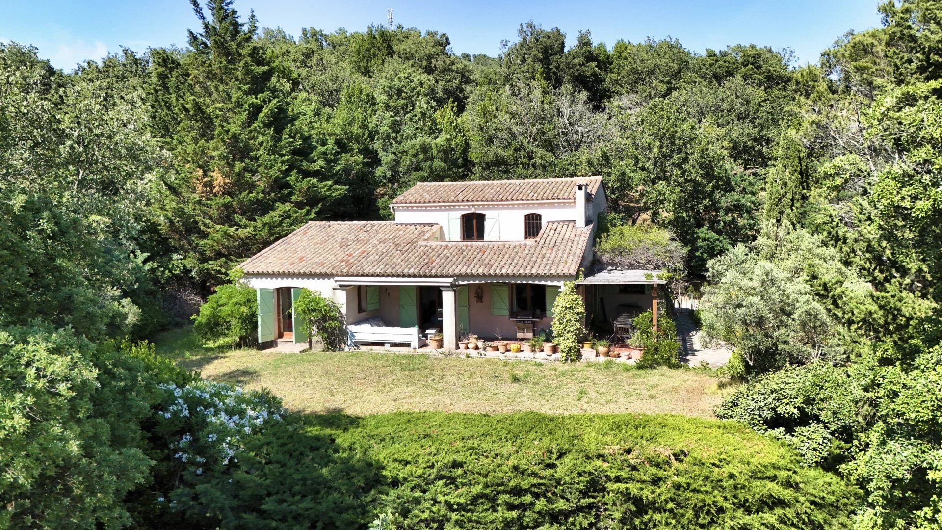 villa 5 Pièces en vente sur La Garde-Freinet (83680)