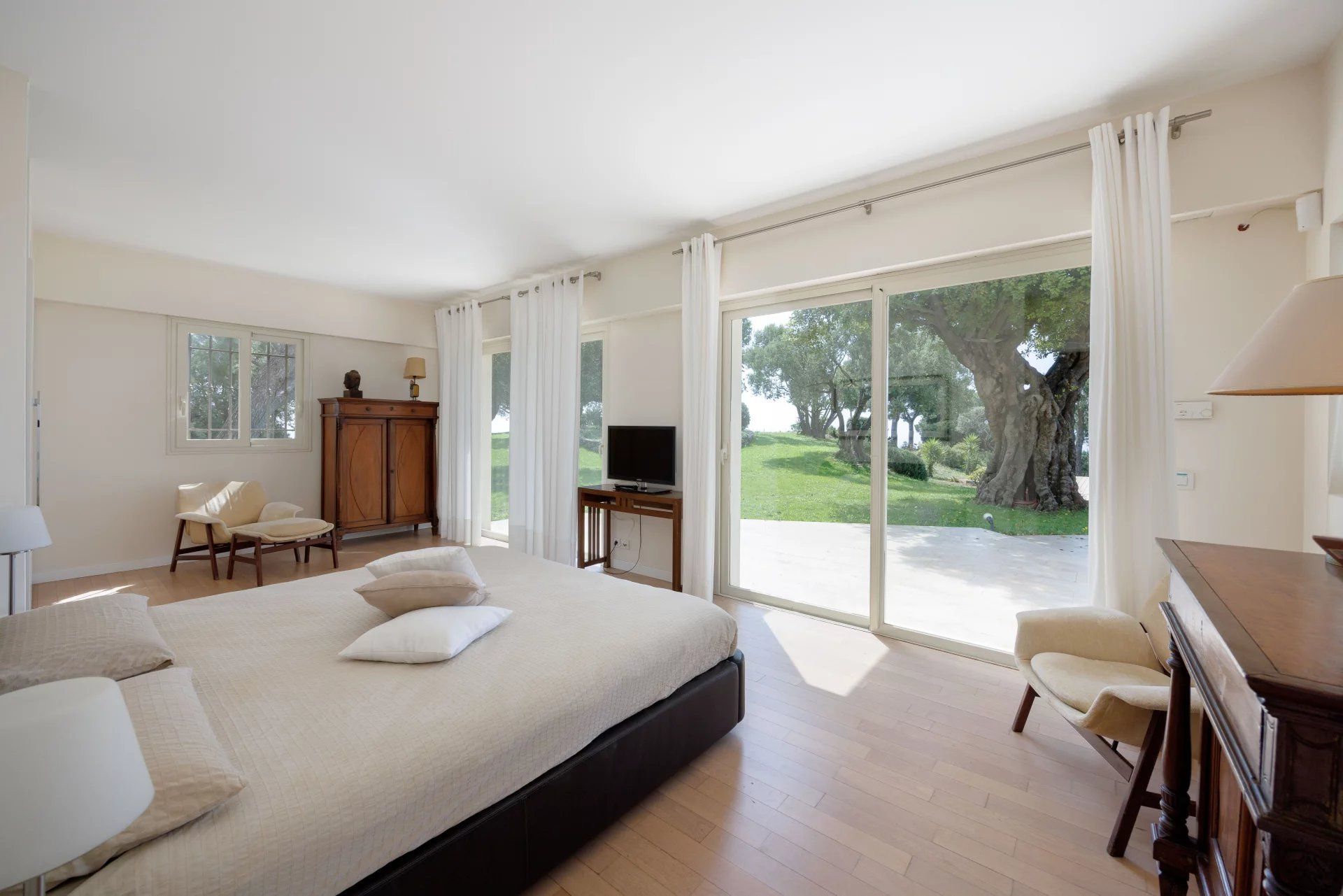 villa 7 Pièces en location saisonnière sur Cap-d'Ail (06320)