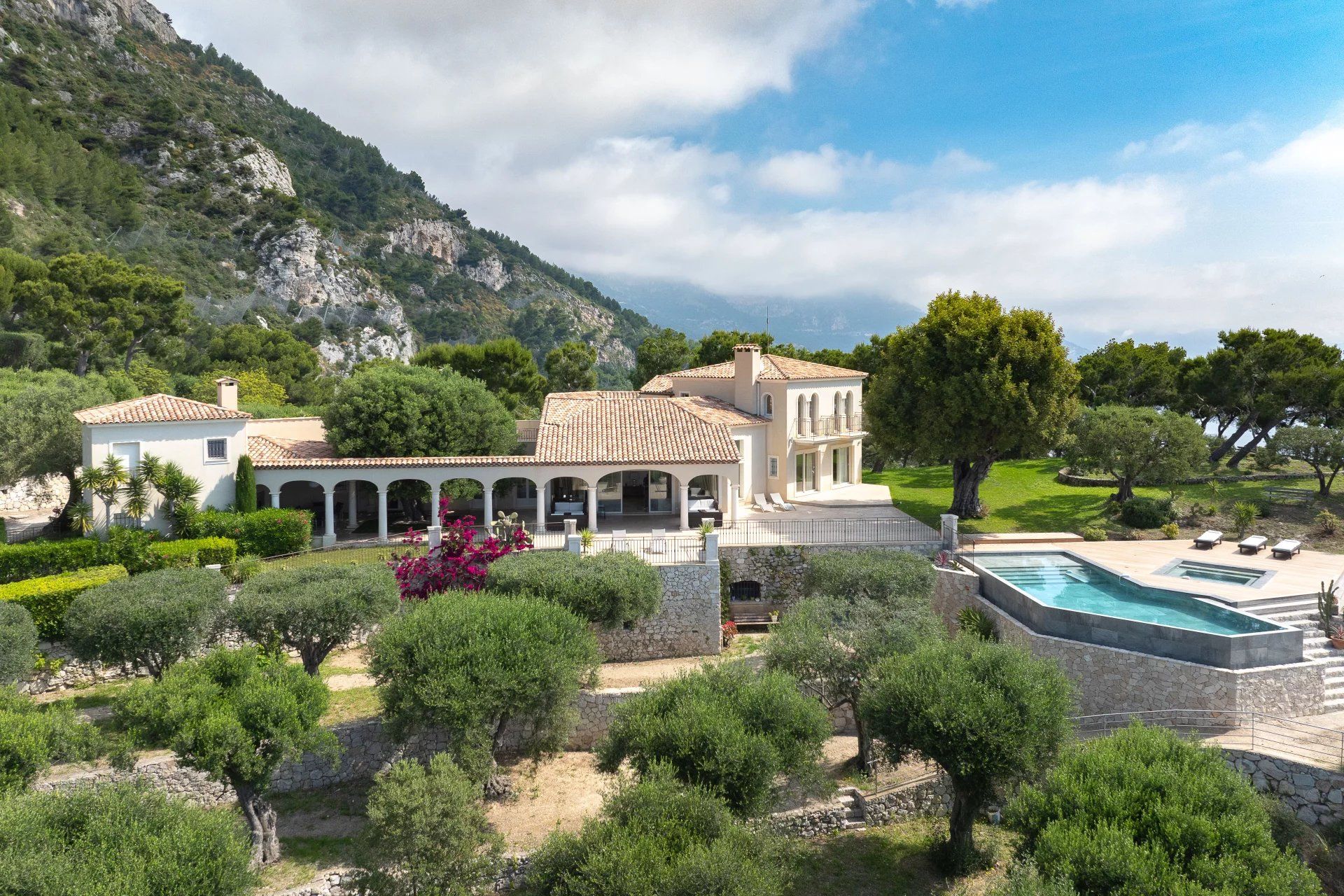 villa 7 Pièces en location saisonnière sur Cap-d'Ail (06320)