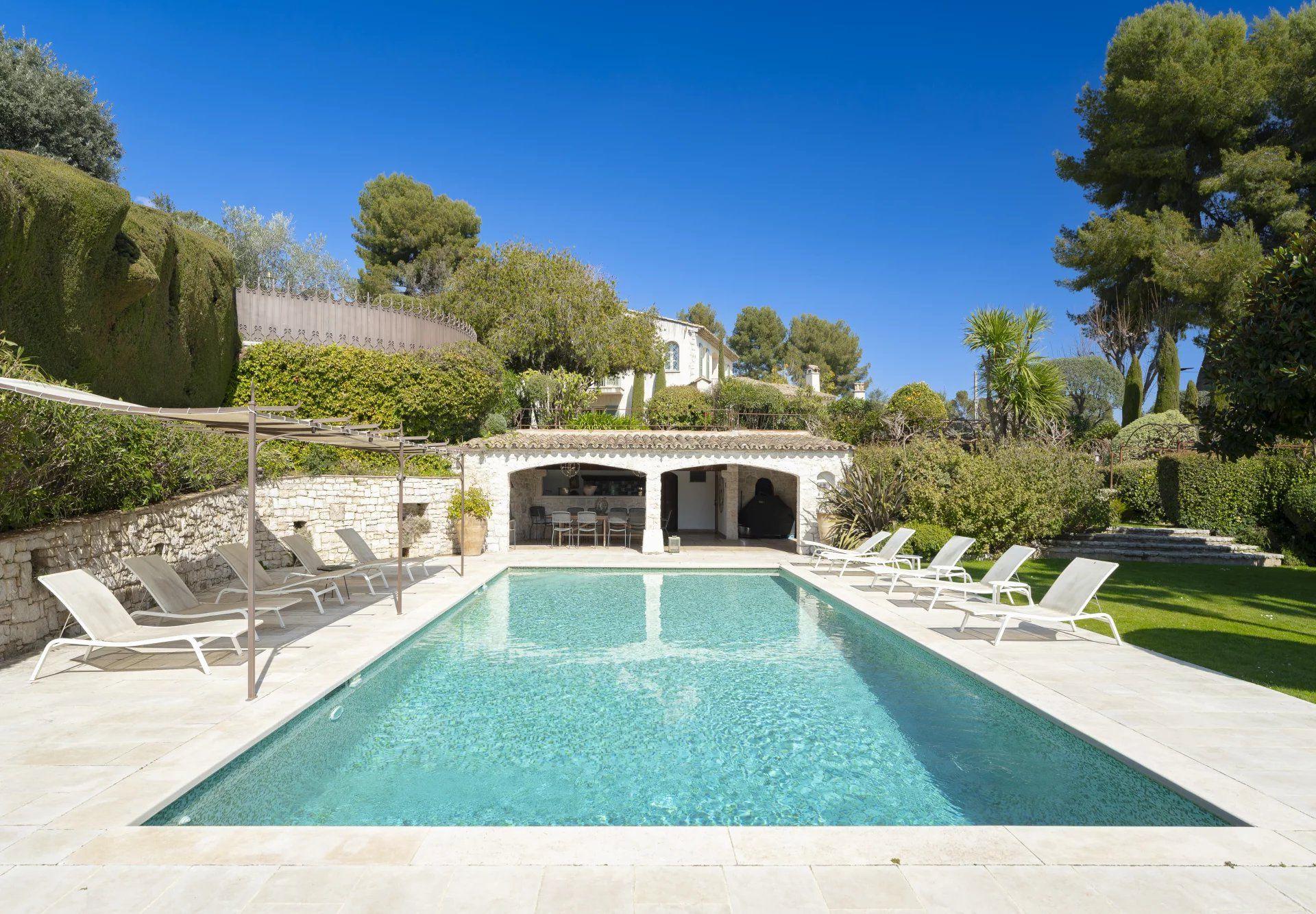 villa for sale on Saint-Paul-de-Vence (06570)