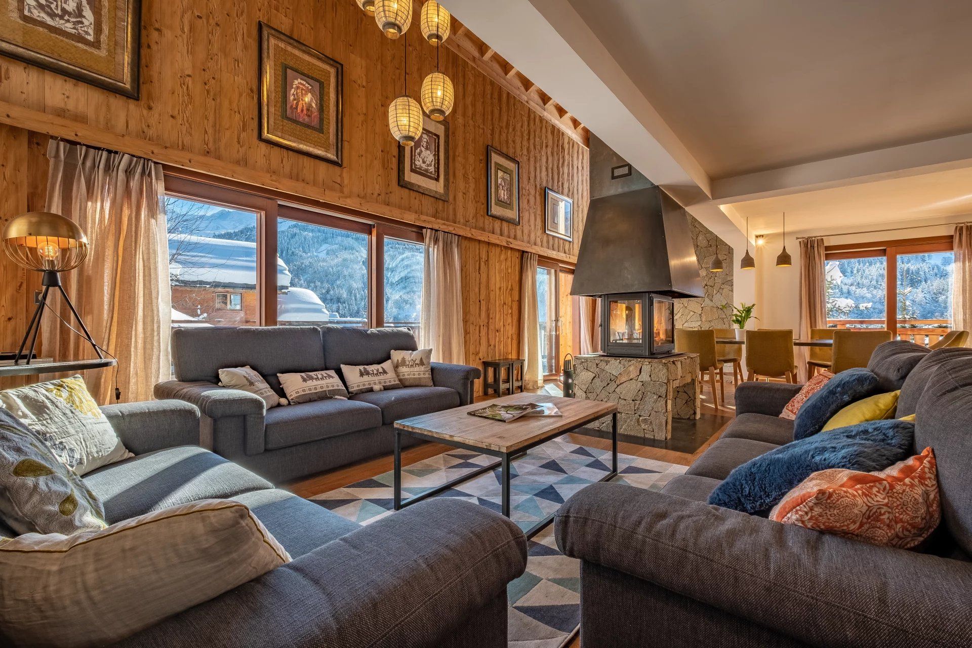 chalet 9 Rooms for sale on Méribel (73550)
