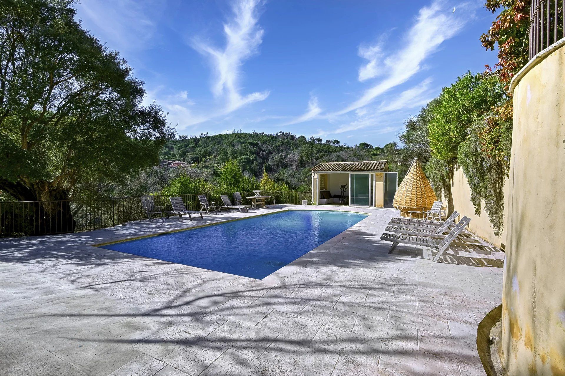 Vente Villa La Garde-Freinet 7 Pièces 218 m²