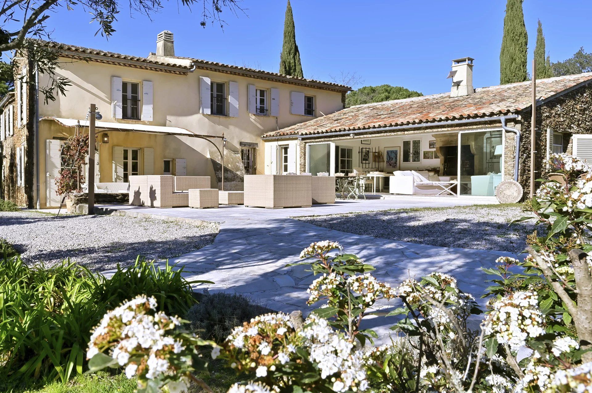villa 7 Pièces en vente sur La Garde-Freinet (83680) Vente Villa La Garde-Freinet 7 Pièces 218 m²