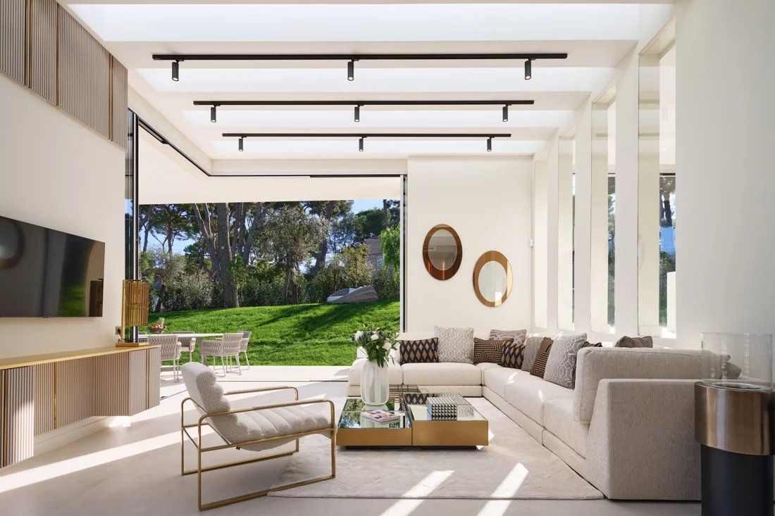 villa 6 Pièces en location saisonnière sur Antibes (06160) Location saisonnière Villa Antibes 6 Pièces 330 m²