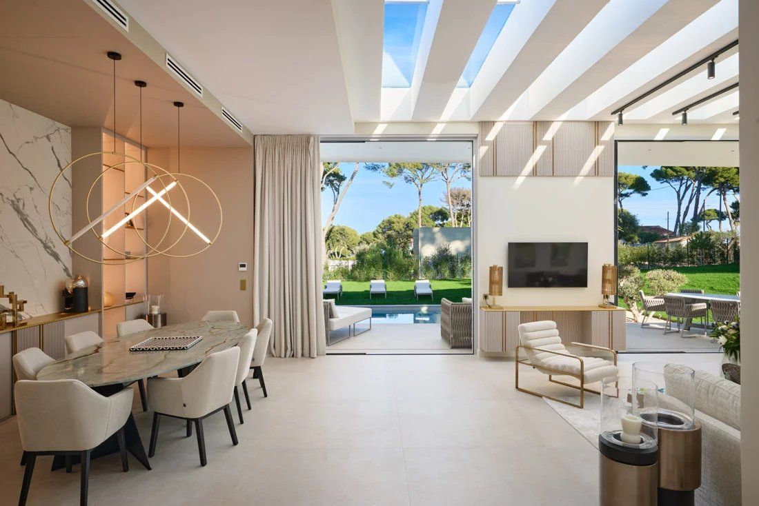 villa 6 Pièces en location saisonnière sur Antibes (06160) Location saisonnière Villa Antibes 6 Pièces 330 m²