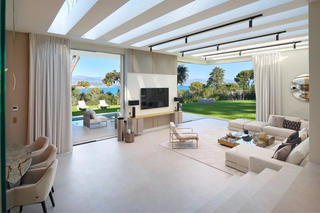 estate 6 Rooms for seasonal rent on Antibes (06160)