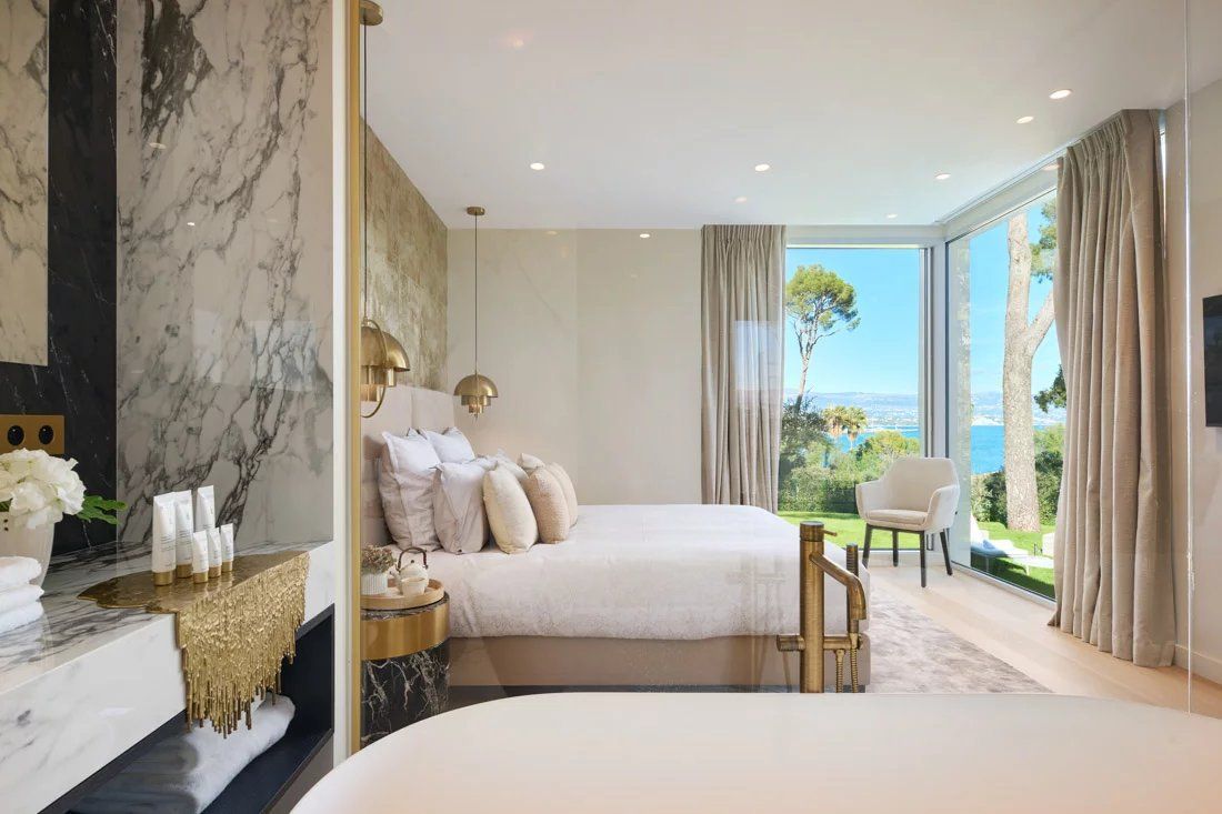 estate 6 Rooms for seasonal rent on Antibes (06160)