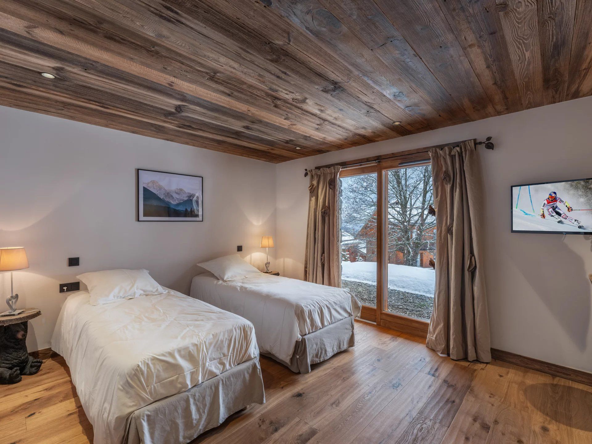 chalet 5 Rooms for sale on Méribel (73550)