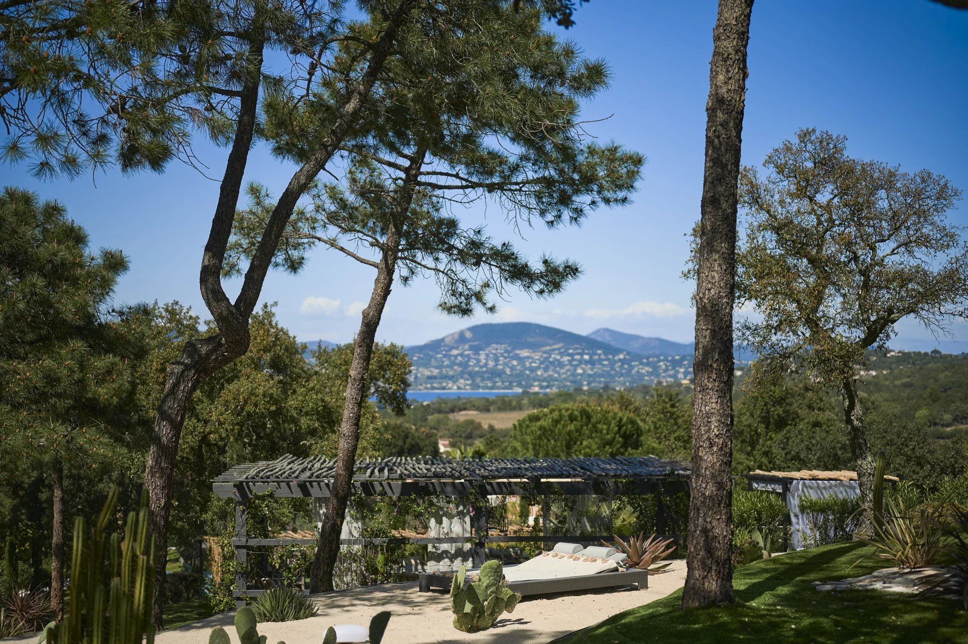 villa 8 Pièces en location saisonnière sur Gassin (83580)