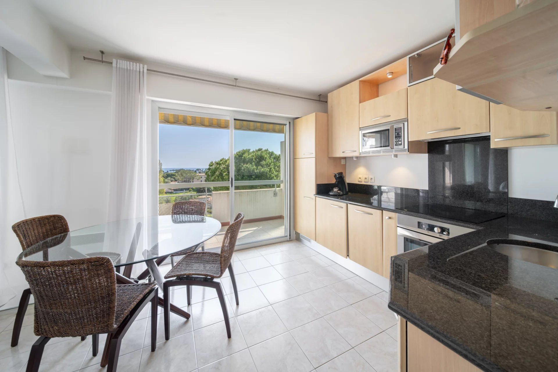 appartement 2 Pièces en vente sur Antibes (06160) Vente Appartement Antibes 2 Pièces 51 m²